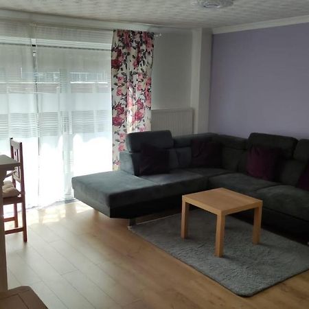 3 Bed House In Walsall, Perfect For Contractors & Leisure & Free Parking Екстер'єр фото